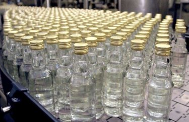 Зеленский внес в Раду проект о снятии госмонополии на производство спирта