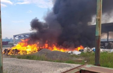 Из-за обстрелов вспыхнул пожар. Фото: Олег Синегубов харьковщина, обстрел