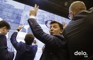 Владимир Зеленский в своем штабе 21 апреля 2019 года. Фото: Т.Довгань/Delo.ua Владимир Зеленский в своем штабе 21 апреля 2019 года. Фото: Т.Довгань/Delo.ua