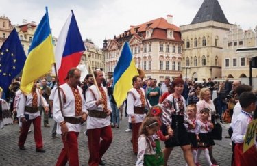 Чехія перестає виплачувати гроші деяким категоріям українців