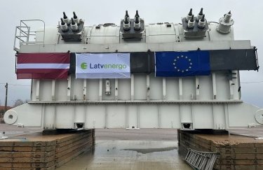 Латвия передала Украине энергооборудование для восстановления поврежденных ТЭС