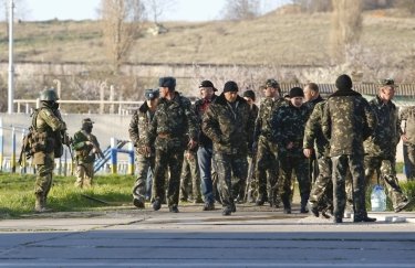 Украинские военные в Крыму во время аннексии в 2014 году. Фото: Reuters