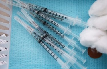 Вакцина от коронавируса Pfizer. Фото: Getty Images