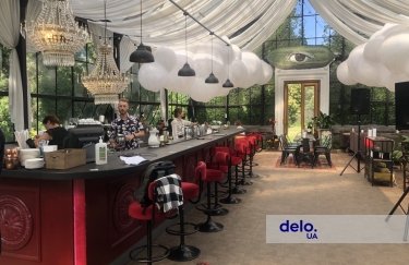 Фото: Delo.ua С 1 сентября столичные рестораны будут работать максимум до 22:00
