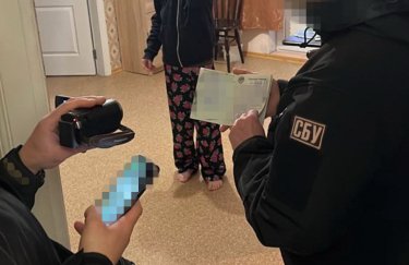 В Киеве задержали "чиновницу МВД ДНР", которая планировала бежать за границу В Киеве задержали "чиновницу МВД ДНР", которая планировала бежать за границу