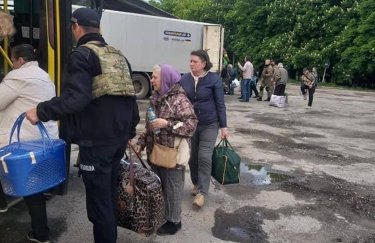 Из Луганской области удалось эвакуировать еще около 40 человек, - глава ОГА