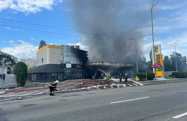 В Киеве горела АЗС: есть пострадавшие (ФОТО/ВИДЕО)