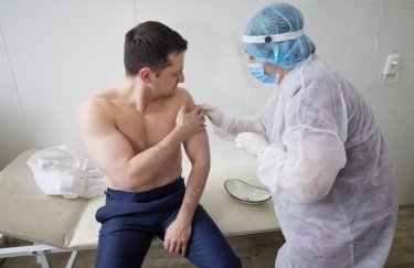 Владимир Зеленский вакцинировался от COVD-19. Фото: ОП