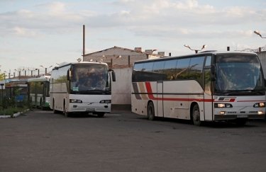 Фото: Reuters Украинских военных из "Азовстали" привезли в колонию оккупированной Еленовки