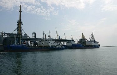 В бердянском порту начали углублять дно (ФОТО)