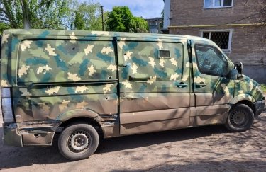 В Донецкой области автомобиль с полицейскими попал под обстрел: есть раненые (ВИДЕО)