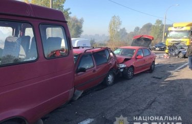 На окружной под Киевом произошли ДТП с участием 9 авто: есть жертвы (ФОТО)