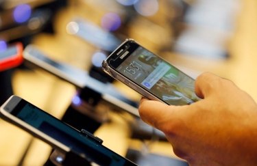 АМКУ рекомендует мобильным операторам изменить 4-недельные тарифы