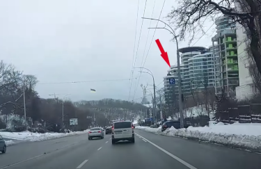 Та самая камера. Фото: скриншот с YouTube-канала "Михаил Автоинструктор"