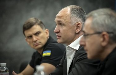 Олег Татаров (в центрі) зустрівся з Міхаелем Шмідом Олег Татаров