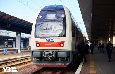 "Укрзализныця" не будет отменять движение поездов на Донбасс