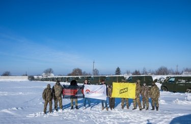 NAVI и Аккордбанк отправляют очередные 100 автомобилей на фронт