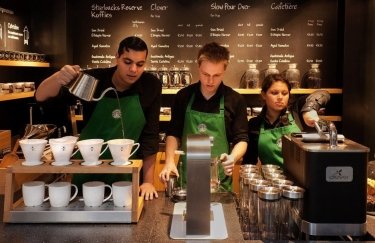 Сколько зарабатывают сотрудники Starbucks