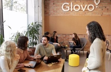 Glovo планирует сократить 250 своих административных работников
