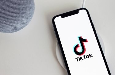 Соцмережа TikTok почала тестувати чат-бот зі штучним інтелектом Tako