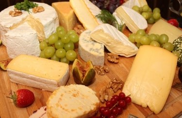 Європейський сир домінує на українському ринку: що робити вітчизняним виробникам