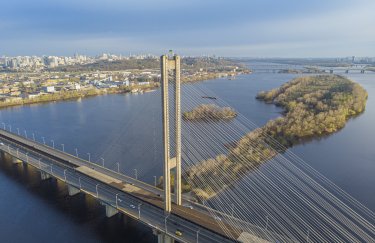 На Південному мосту у Києві частково знімають обмеження руху