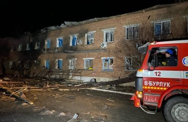 В Харьковской области оккупанты сбросили КАБ на больницу, в Херсонской - шесть человек получили ранения: как прошла ночь в регионах