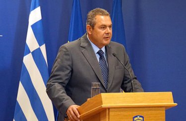 В Греции ушел в отставку министр обороны