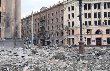 Россия разрушила трехэтажное здание в центре Харькова