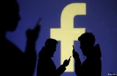 Facebook заблокировал посты "фабрики троллей"