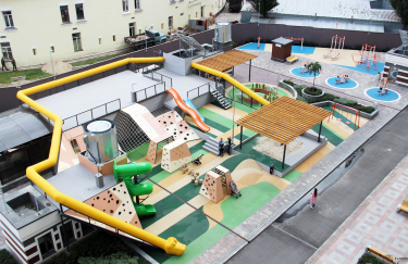 В Украине разрешили строить детские площадки на крышах зданий
