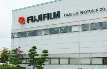 Назад к истокам: Fujifilm возвращается на рынок черно-белых фото