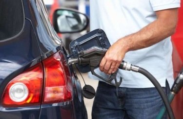Большинство операторов АЗС еще держат цены на топливо менее 50 грн/л