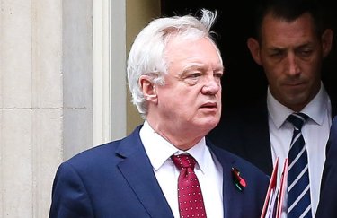 Британский министр по Brexit Дэвис подал в отставку