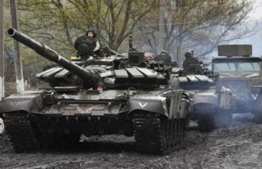 В Харьковской области россияне из танка расстреляли автомобиль - двое пассажиров погибли