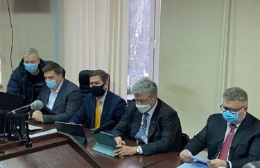 Петр Порошенко в суде. Фото: 5 канал порошенко в суде