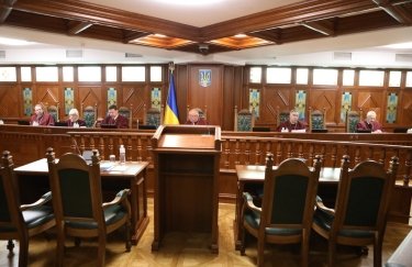 КСУ признал конституционным наказание за превышение срока временного ввоза транспорта в Украину
