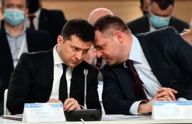 В ОП утверждают, что Ермак отметил день рождения в Киеве с родителями. Фото: пресс-служба форума Украина 30 Зеленский и Ермак