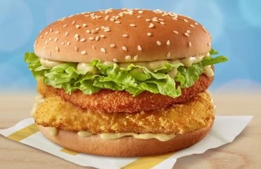 McDonald's возобновил работу на Крещатике в Киеве и добавил в меню новый бургер
