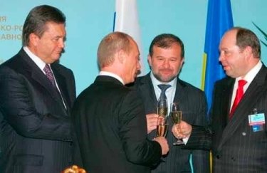 За публічні заклики від'єднати Донбас та домовлятись з Путіним Балогу слід позбавити мандату - експерт
