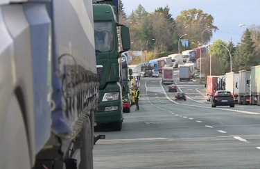 Забастовка польских перевозчиков: время ожидания на границе достигает 210 часов