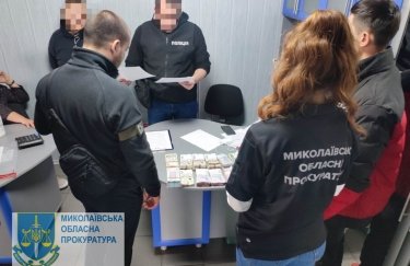 Поліція з СБУ затримали першого віце-мера Вознесенська: піймали на розкраданні бюджету (ФОТО)