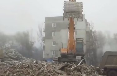 В Мариуполе россияне начали сносить здания исторического значения (ВИДЕО)