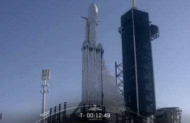 Илон Маск запустил в космос самую мощную в мире ракету (ВИДЕО)