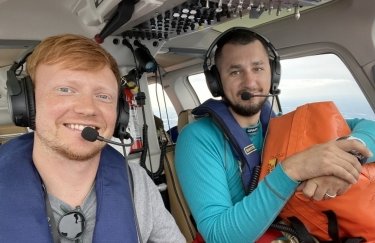 Украинский экипаж впервые перелетел Атлантику на вертолете