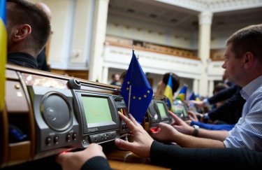 Рада ухвалила закон про авансовий платіж для виробників спирту і біоетанолу