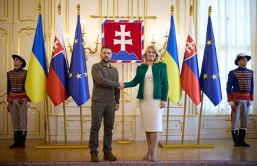 Президент Украины Владимир Зеленский вместе с президентом Словакии Зузаной Чапутовой. Фото: пресс-служба ОП Президент Украины Владимир Зеленский вместе с президентом Словакии Зузаной Чапутовой. Фото: пресс-служба ОП