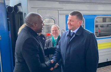 Міністр закордонних справ Девід Леммі прибув в Україну. Фото: Тelegram-канал Валерія Залужного Велика Британія надасть Україні 55 мільйонів фунтів стерлінгів: на що спрямують кошти