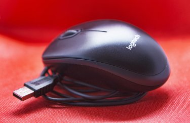 Logitech покидает рынок России