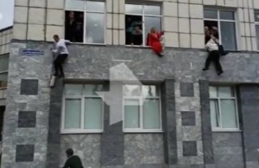 На месте стрельбы в Перми. Скриншот из видео